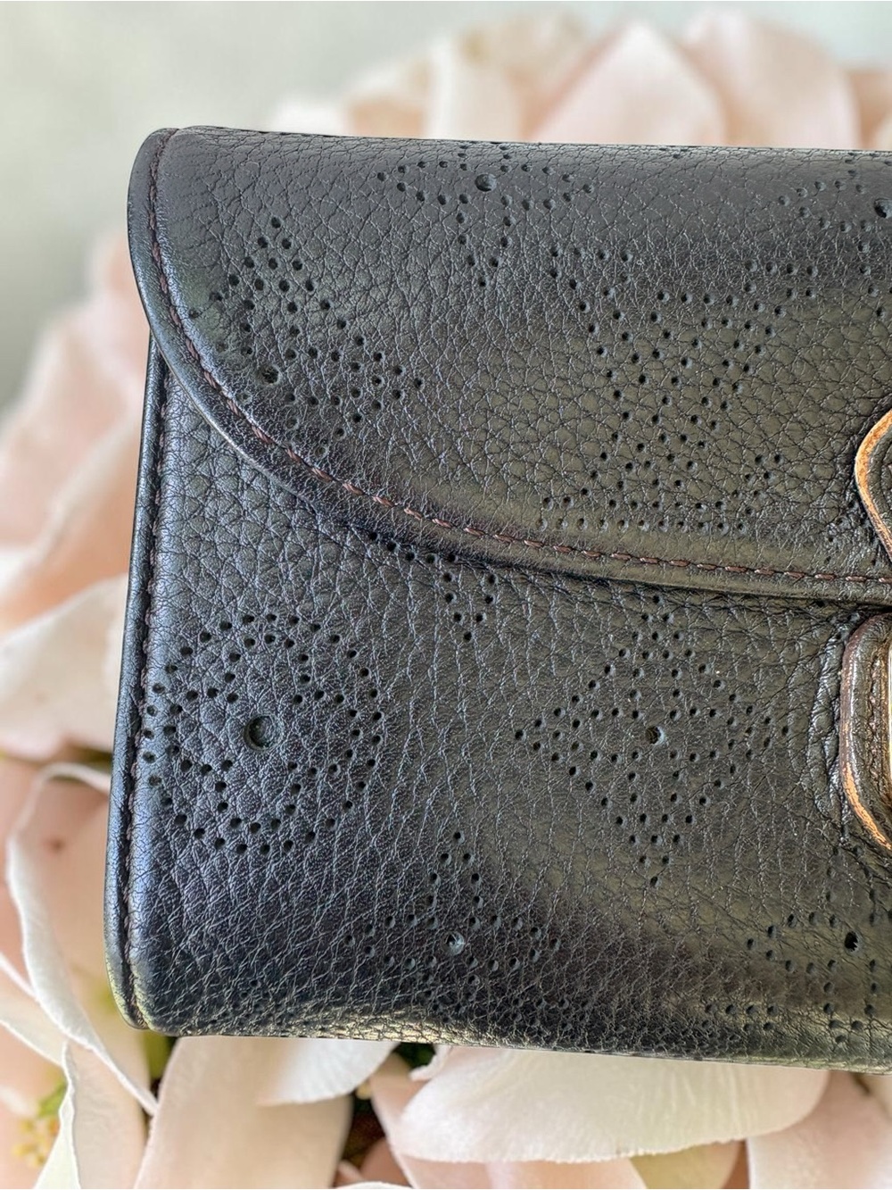 Louis Vuitton Amelia Black Leather Wallet with Gold Lock and COA - Picture 5 of 5